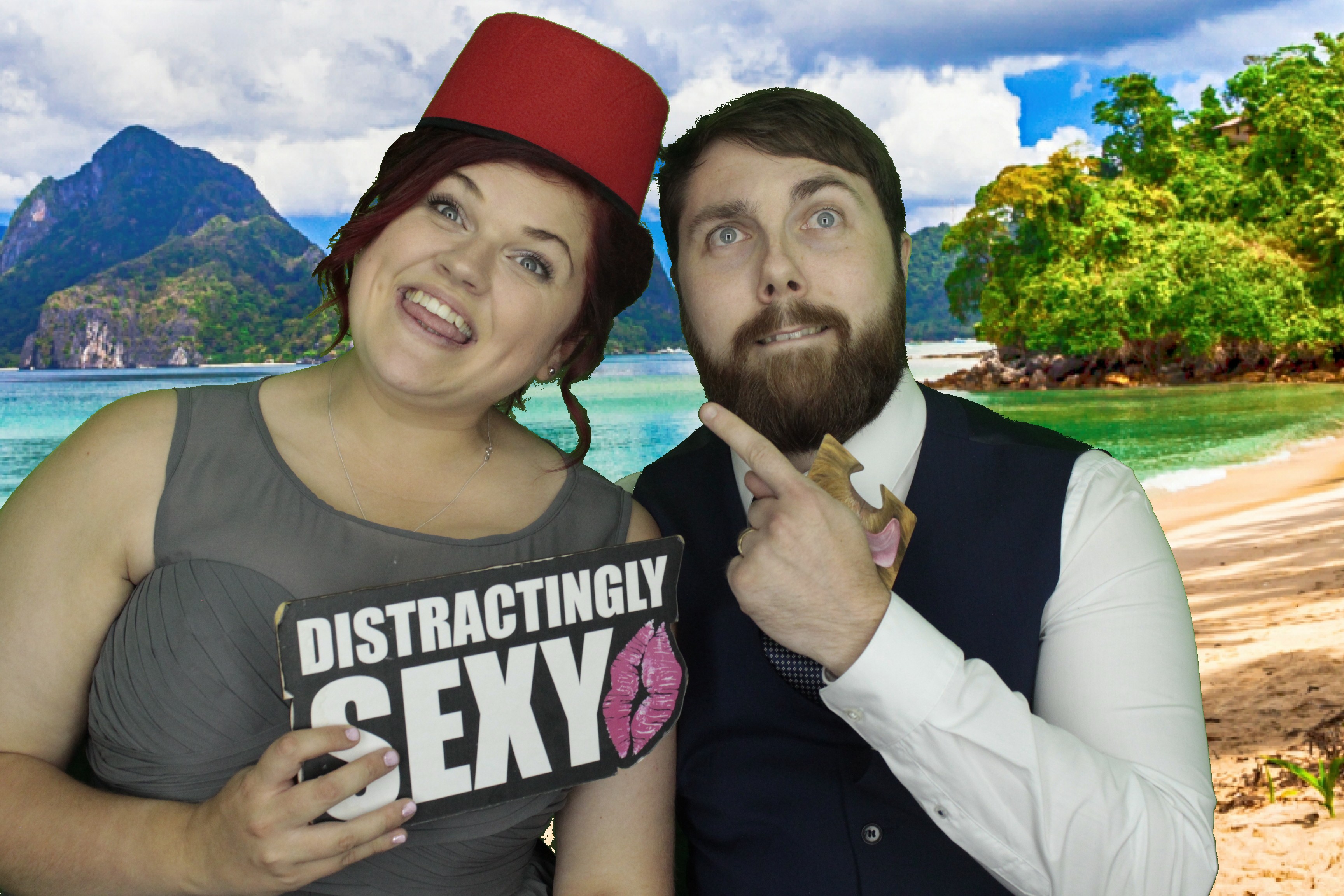 Nikki & Simon | View more photos from the event at gallery.myphotoboothexperience.co.uk/u/MyPhotoBoothExperienceLtd/Nikki-Simon
